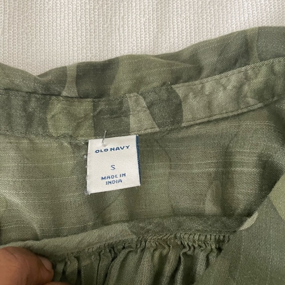 Old navy camo short sleeve green botton down shirt S - Picture 4 of 5